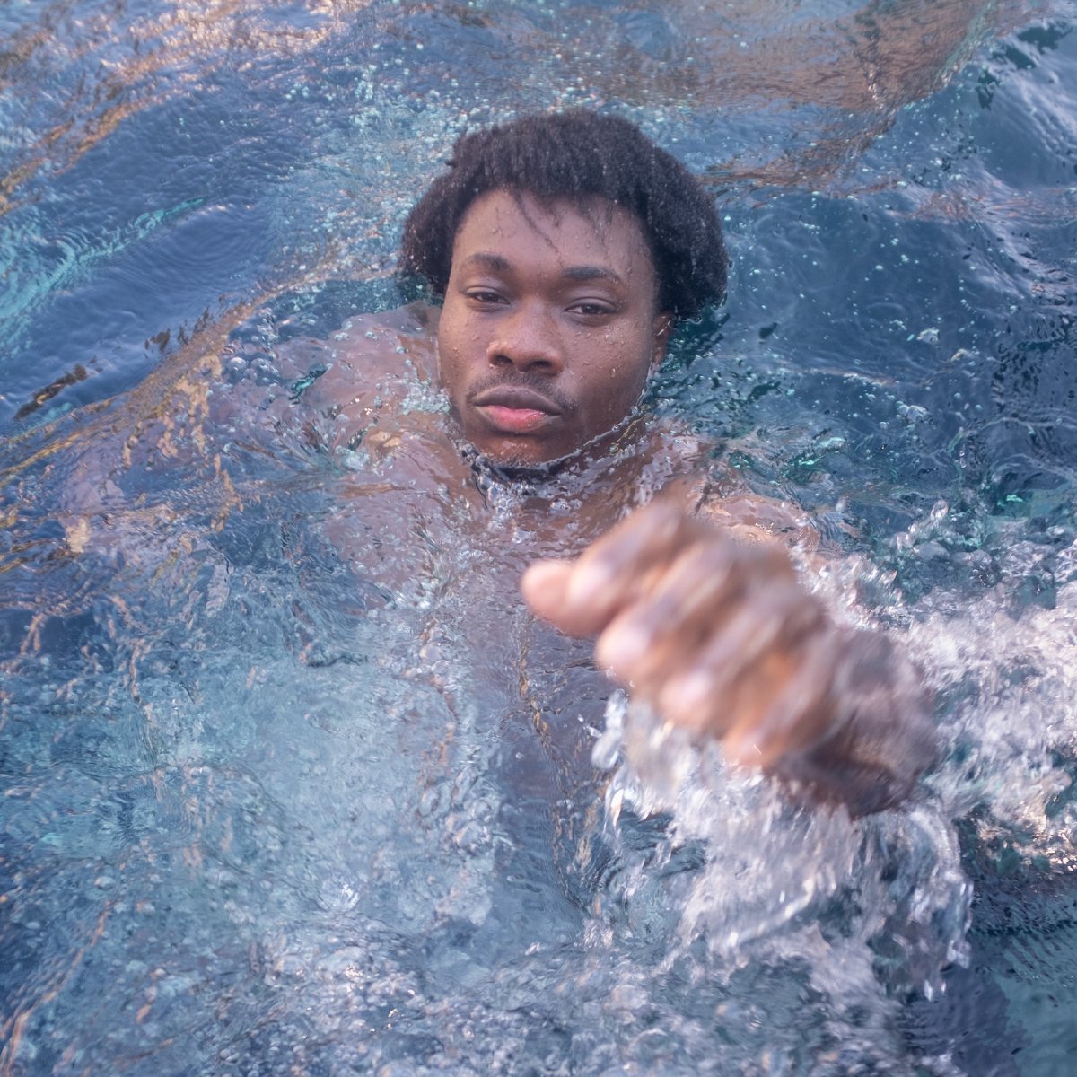 Dakota - Underwater Portrait Session — frame 6 of 12