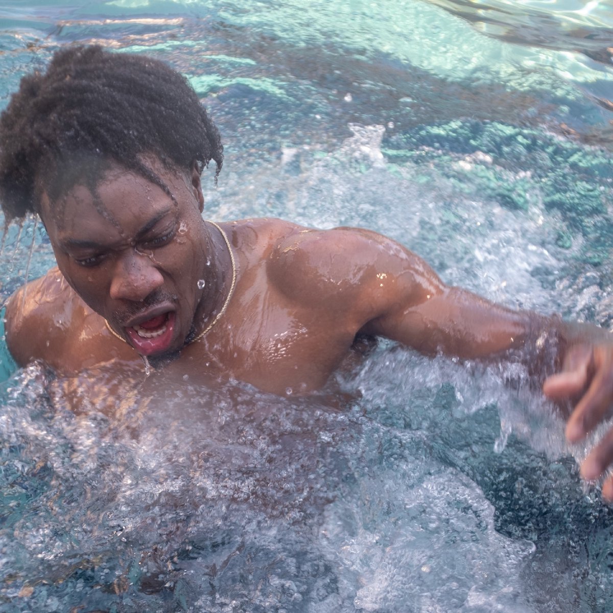 Dakota - Underwater Portrait Session — frame 11 of 12
