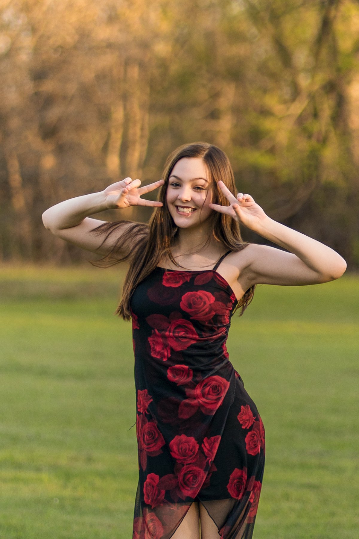 Hailey - Senior Portrait Session in Limestone Quarry Park — frame 2 of 21
