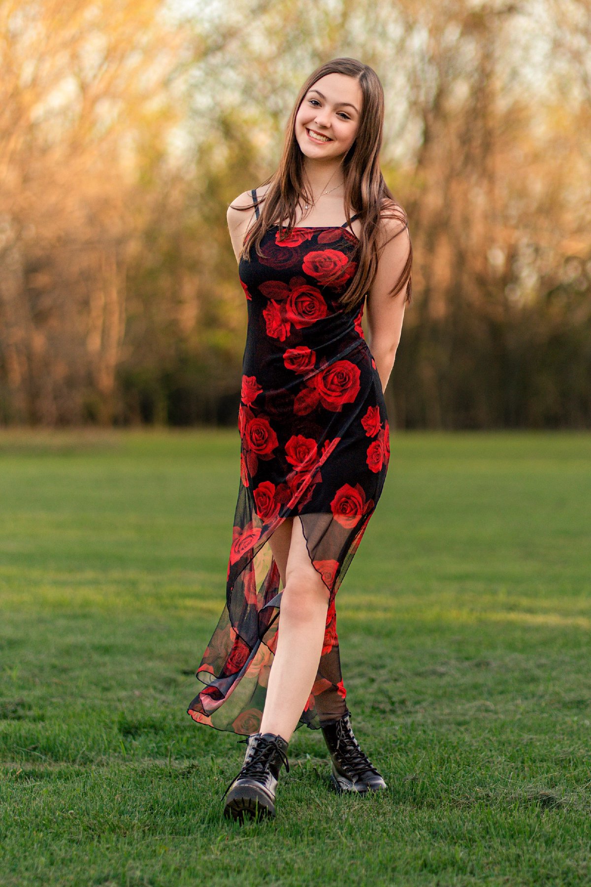 Hailey - Senior Portrait Session in Limestone Quarry Park — frame 3 of 21