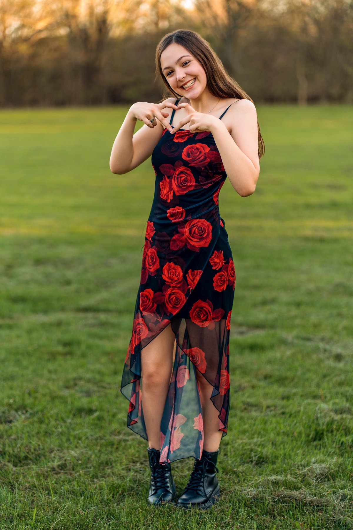Hailey - Senior Portrait Session in Limestone Quarry Park — frame 4 of 21