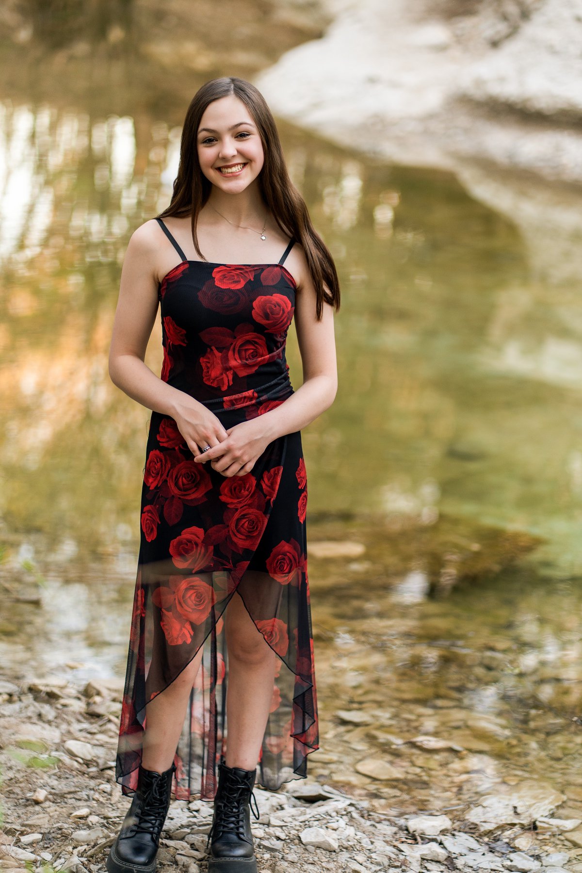 Hailey_Senior_Girl_portrait_in_park-17.jpg