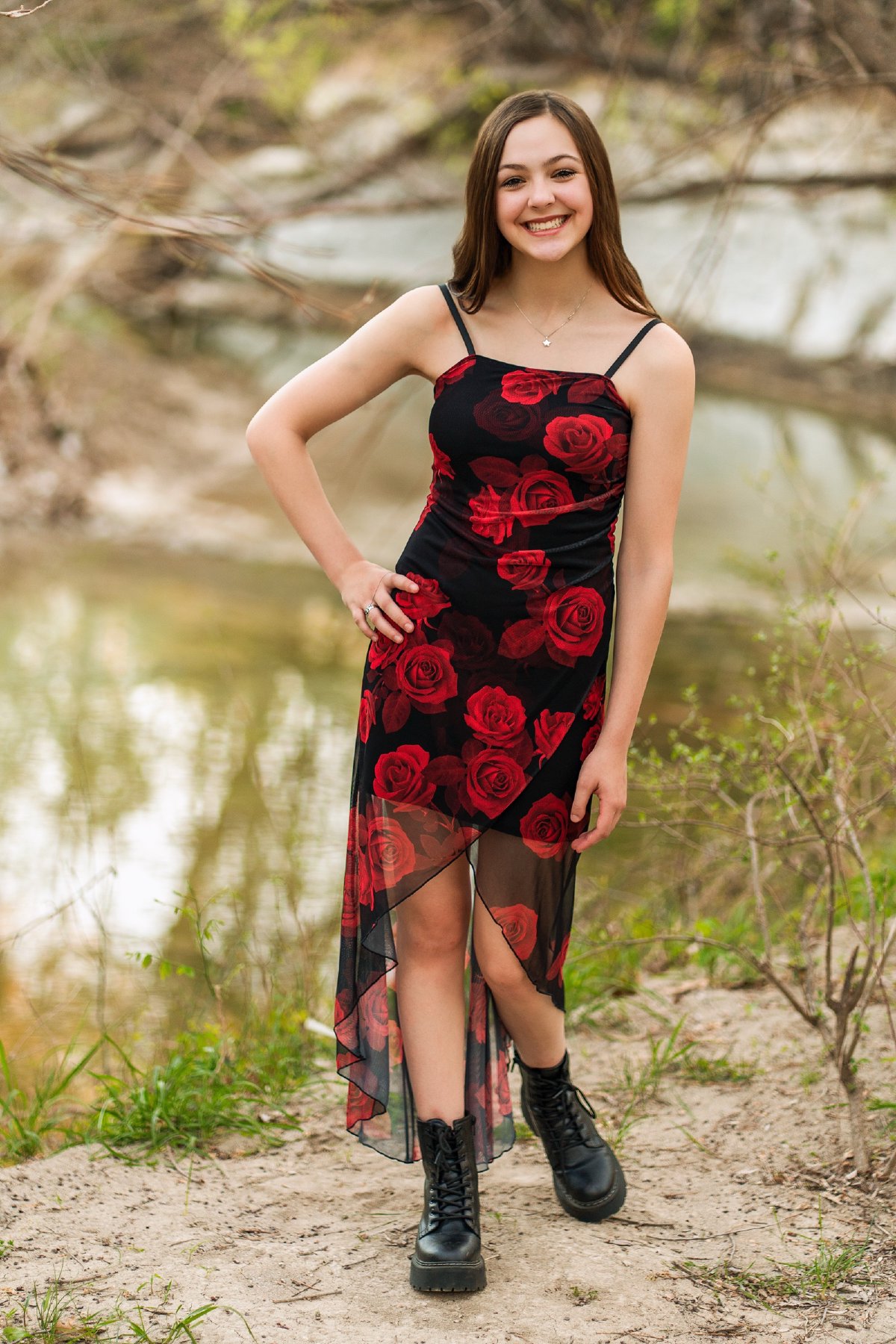Hailey - Senior Portrait Session in Limestone Quarry Park — frame 7 of 21