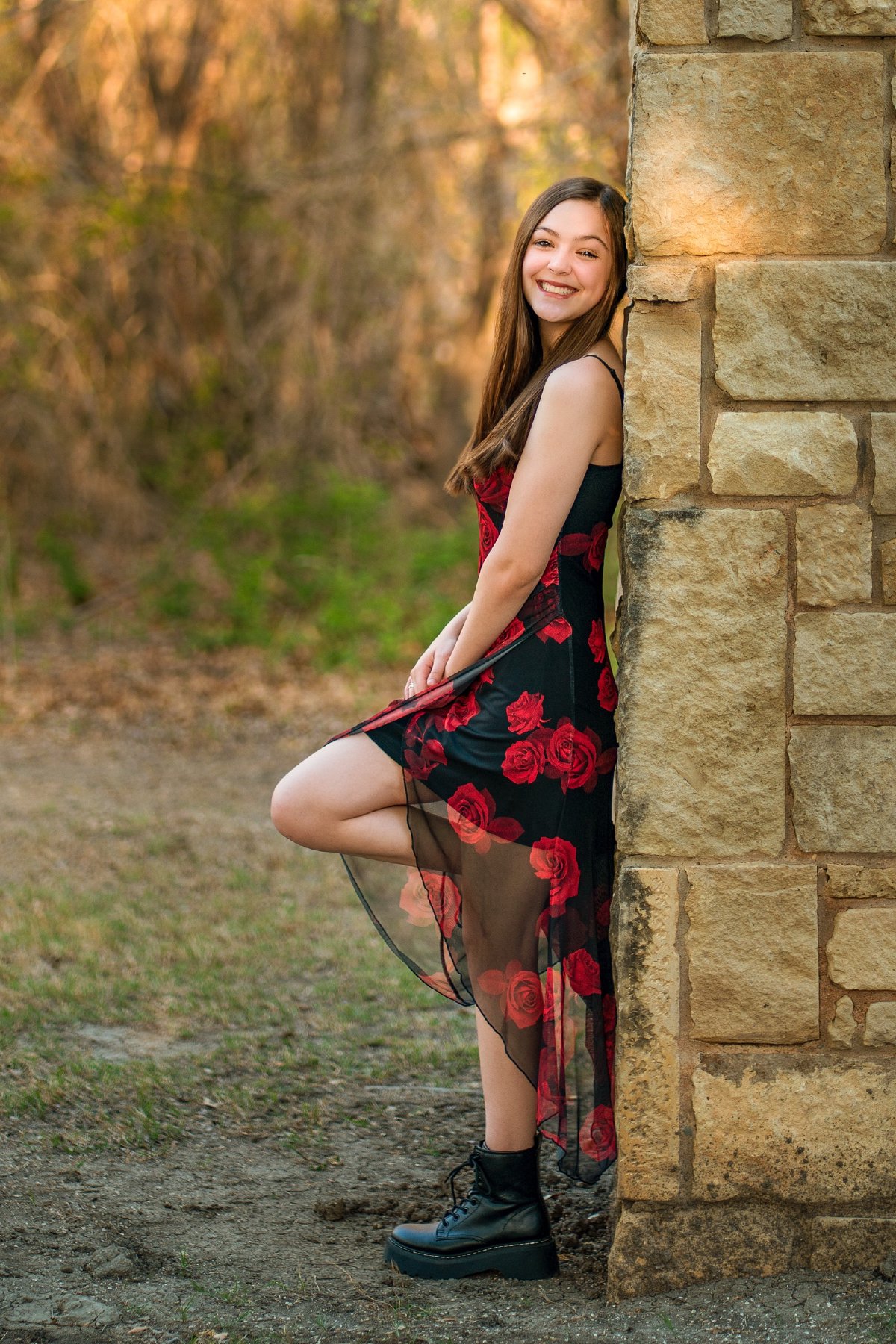 Hailey - Senior Portrait Session in Limestone Quarry Park — frame 10 of 21