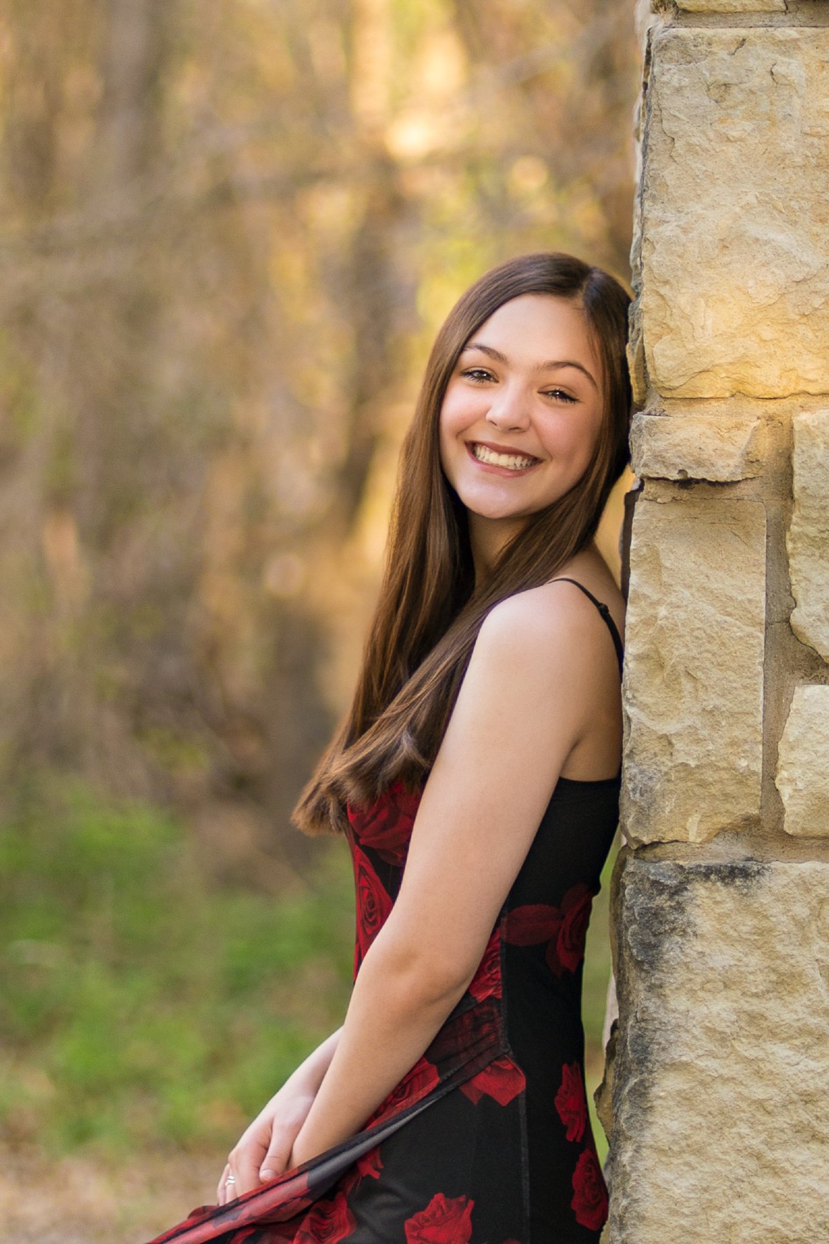 Hailey - Senior Portrait Session in Limestone Quarry Park — frame 15 of 21