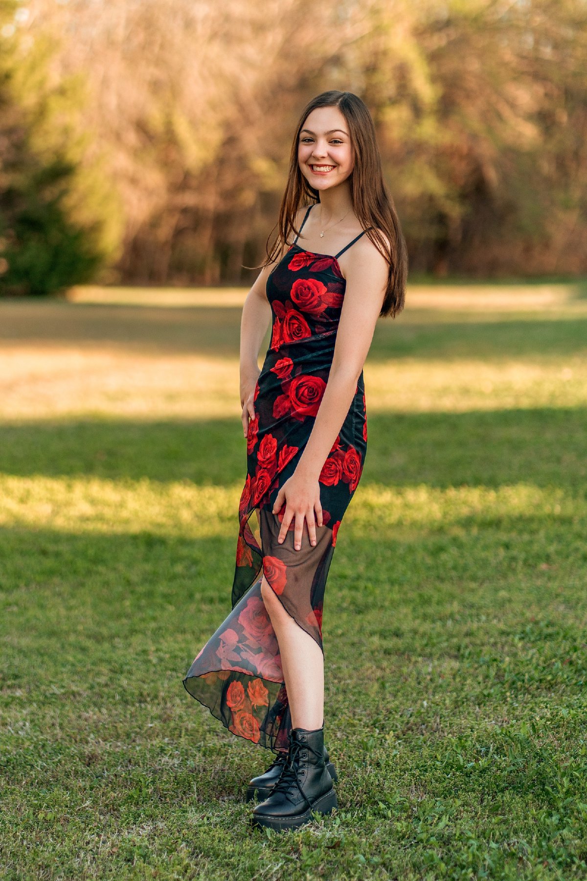 Hailey - Senior Portrait Session in Limestone Quarry Park — frame 17 of 21