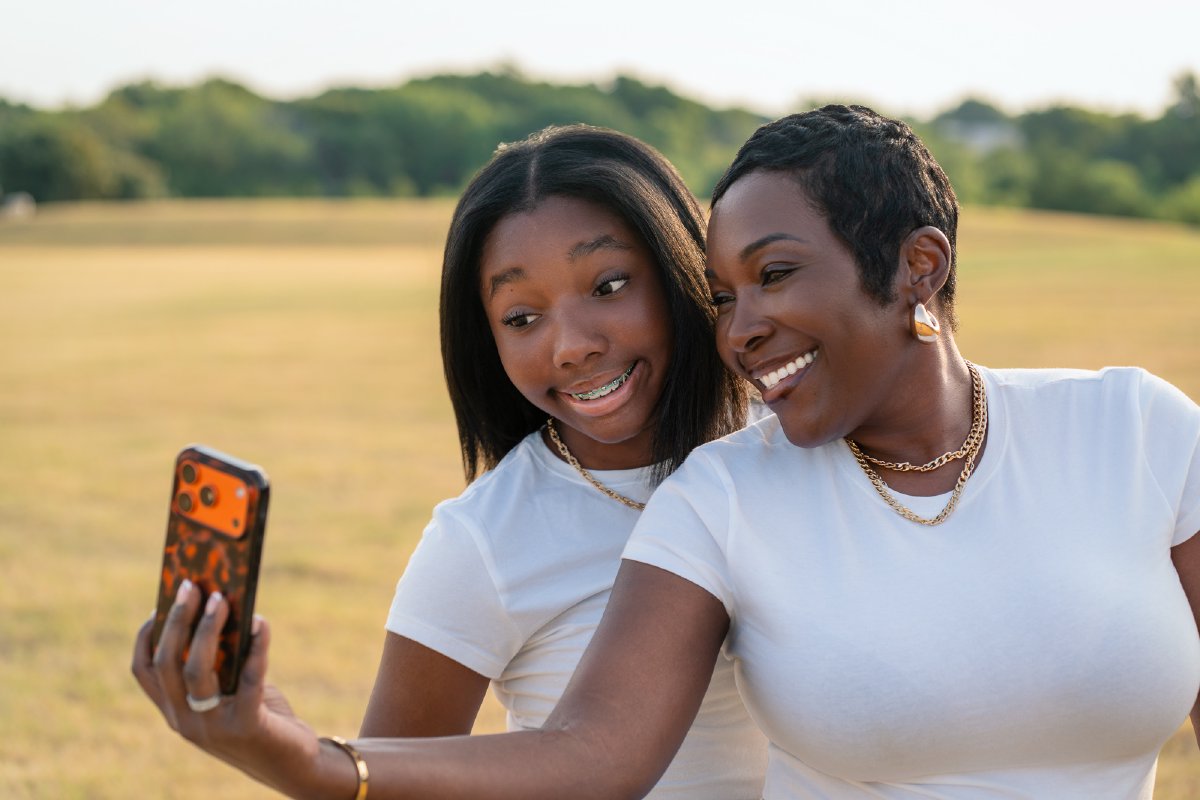 Jamie & Maya - Mother-Daughter Session at Frisco Commons — frame 27 of 27