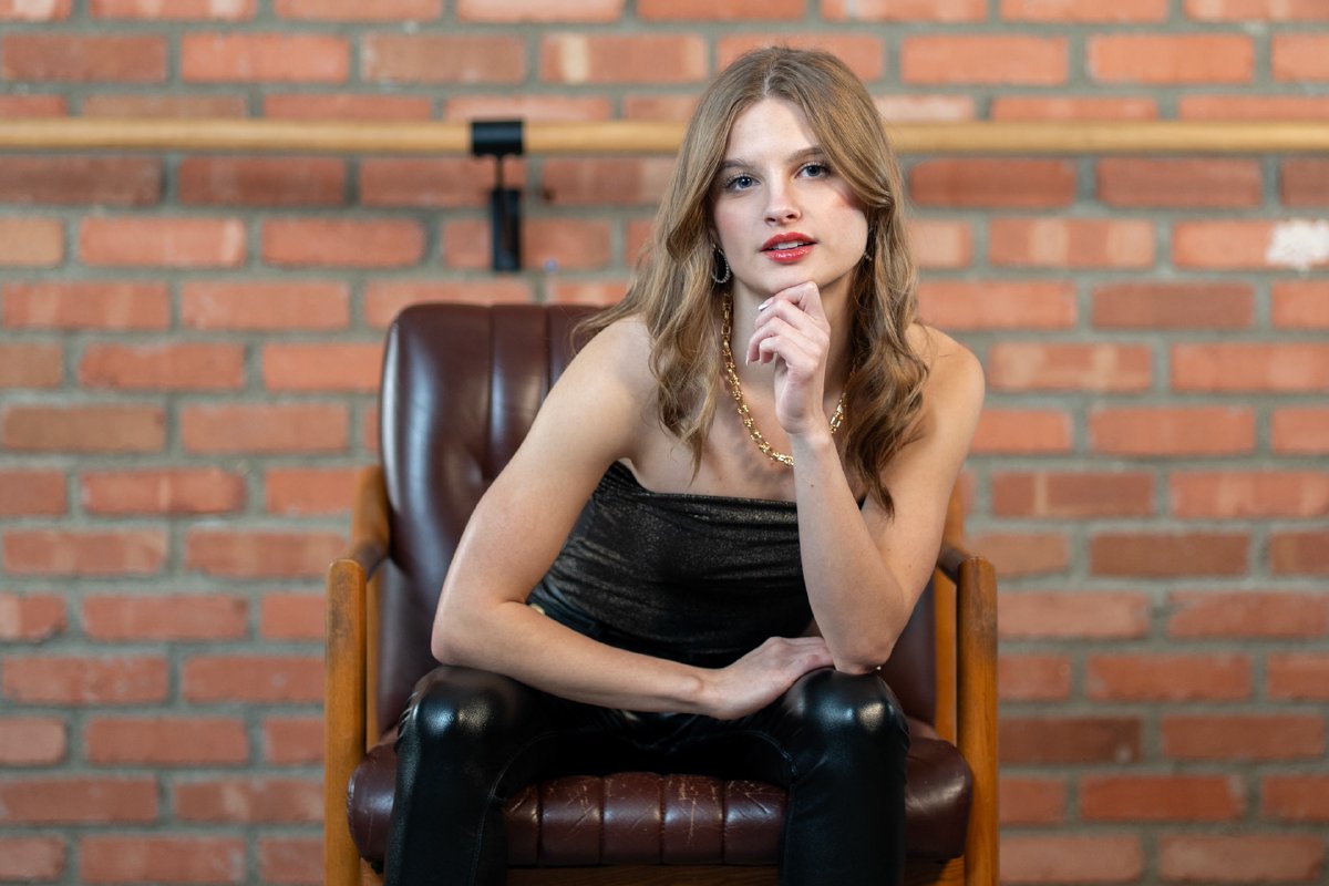 Julia - Studio Portrait Session in Downtown Dallas — frame 4 of 18