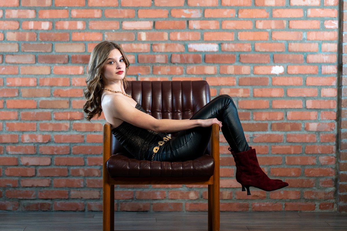 Julia - Studio Portrait Session in Downtown Dallas — frame 14 of 18
