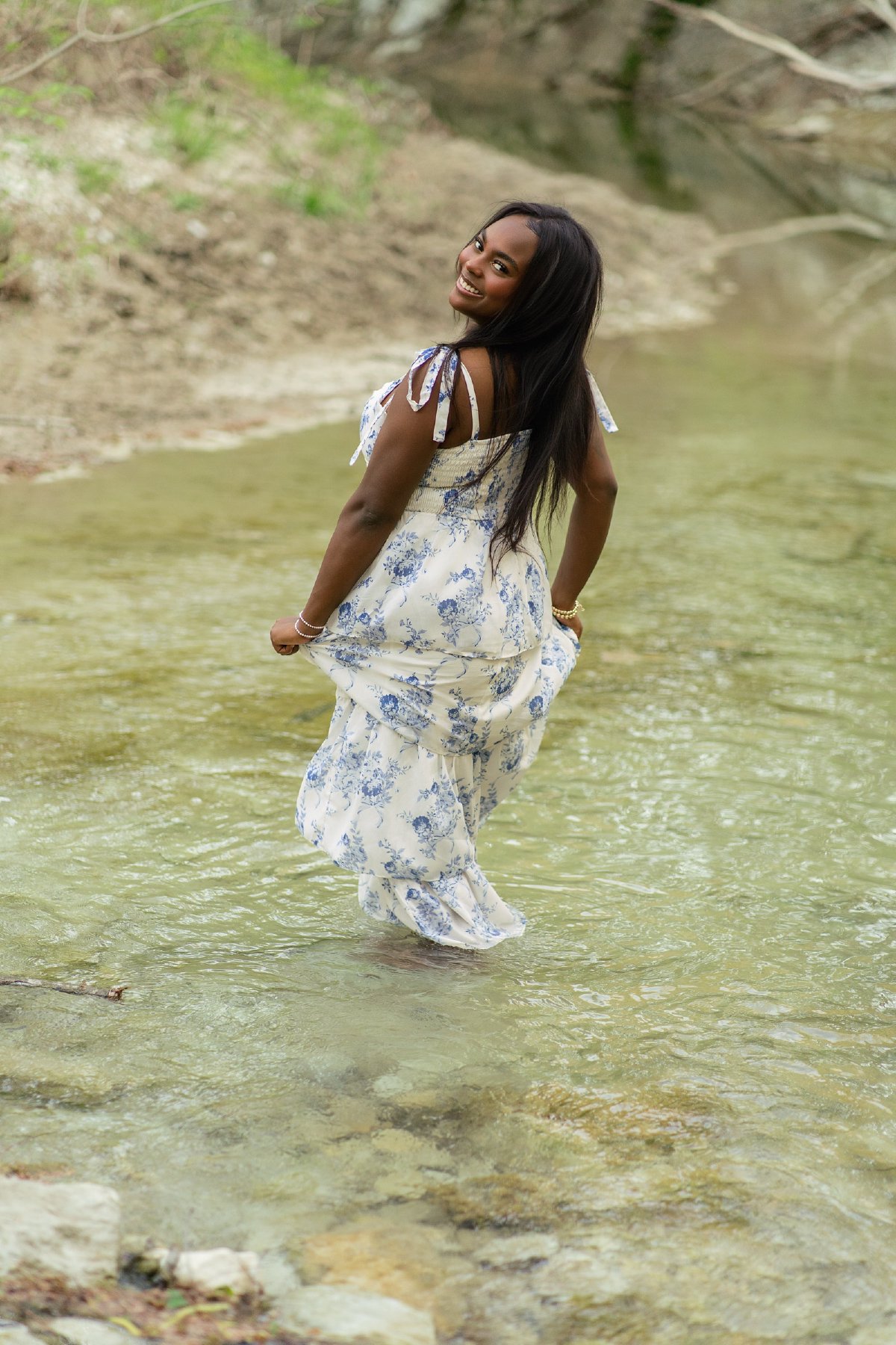 Zoe - Senior Portraits at Limestone Quarry Park — frame 3 of 21