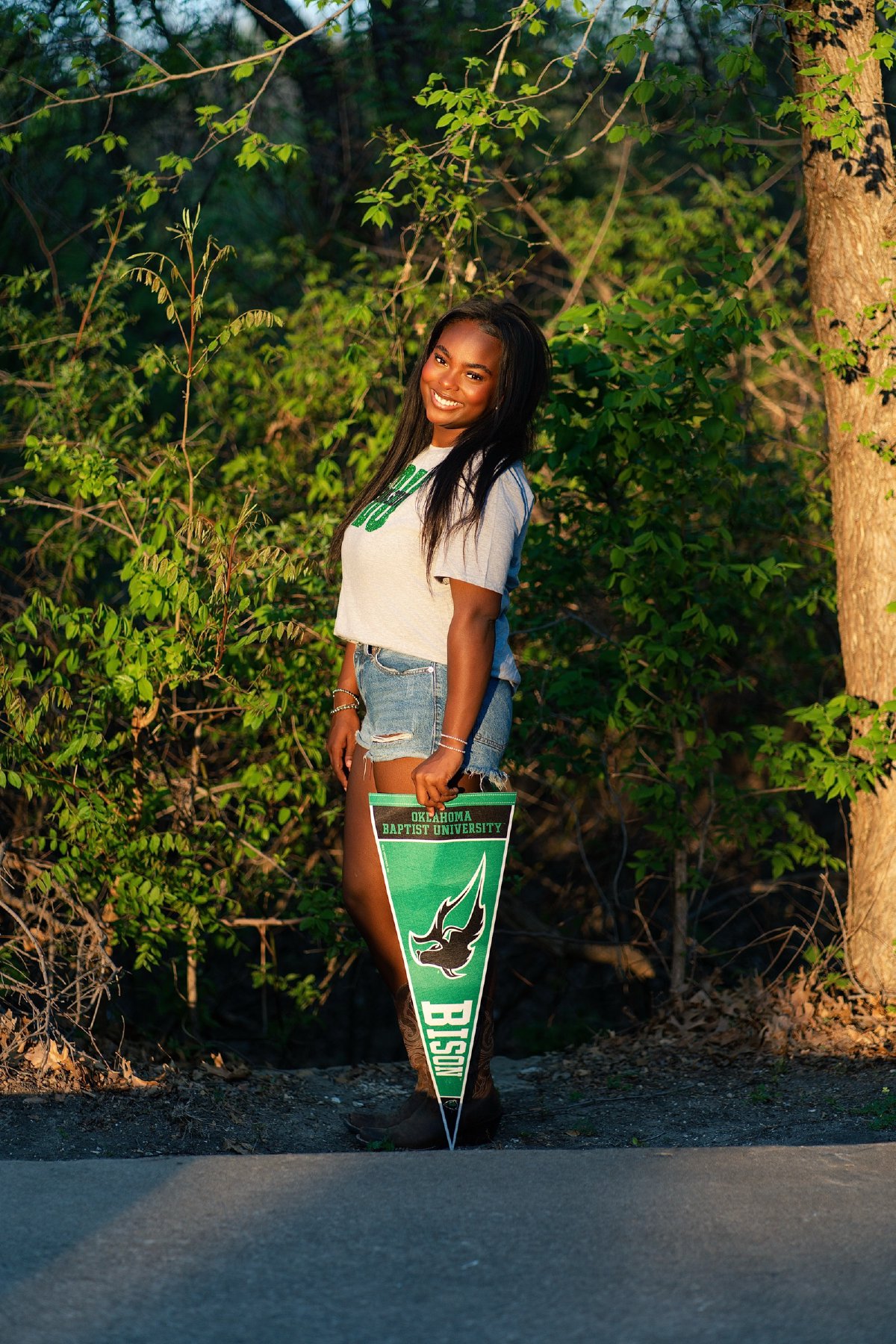 Zoe - Senior Portraits at Limestone Quarry Park — frame 4 of 21