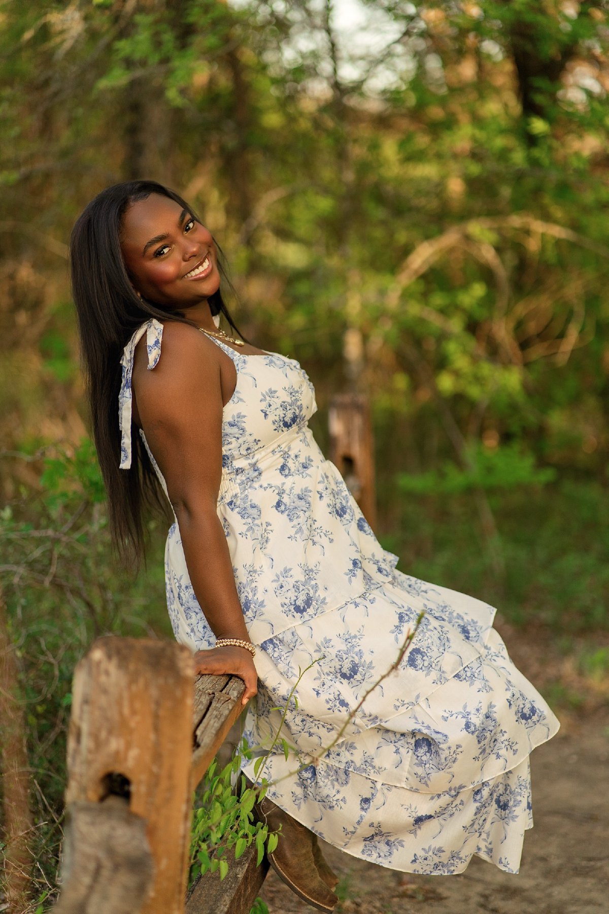 Zoe - Senior Portraits at Limestone Quarry Park — frame 16 of 21
