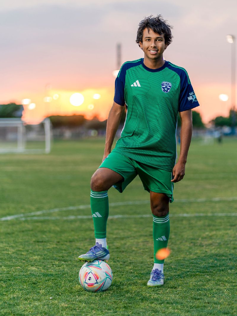 Senior & Graduation Portraits in DFW