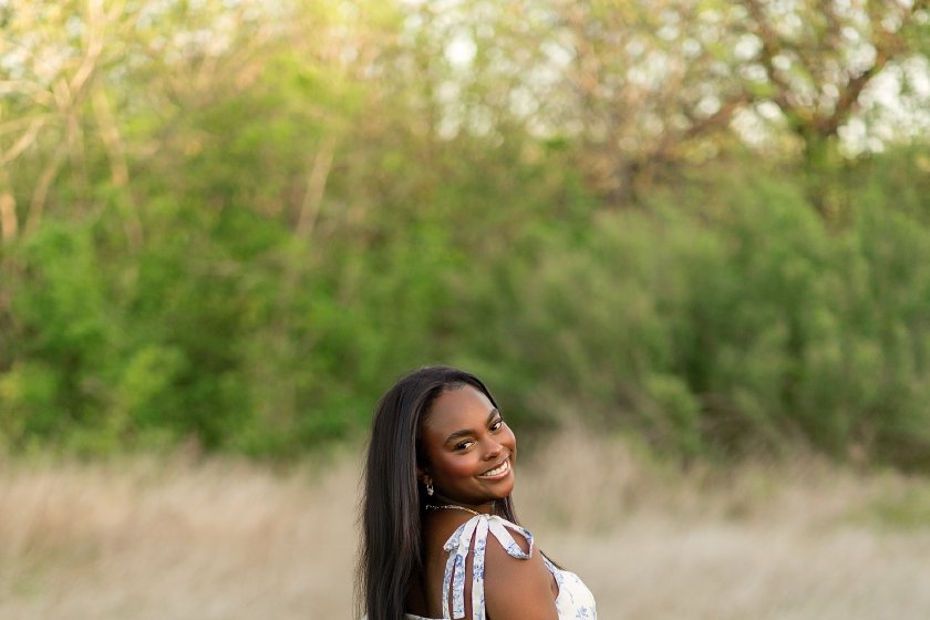 Senior Pictures for Frisco ISD High Schools (2026 Guide)