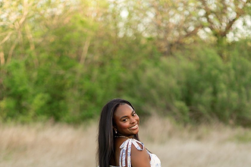 Senior Pictures for Frisco ISD High Schools (2026 Guide)