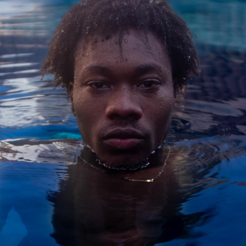 Underwater portrait session showing what to expect in DFW